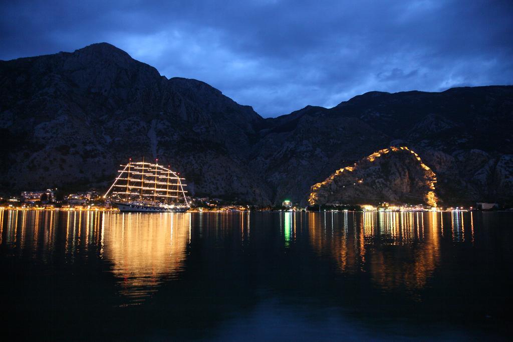 Guest House Forza Lux Kotor Eksteriør bilde