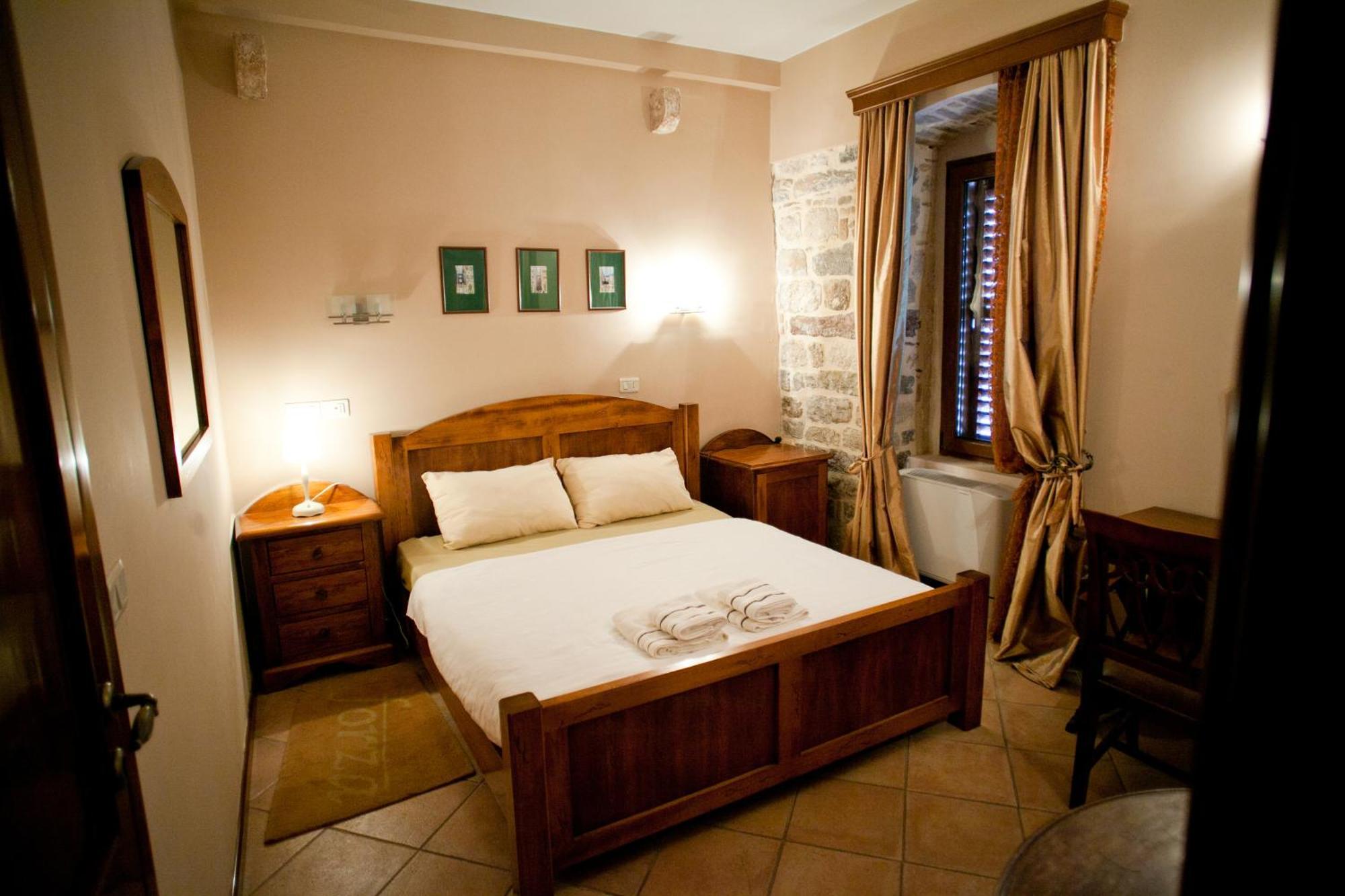 Guest House Forza Lux Kotor Rom bilde